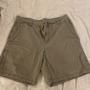 Columbia, men’s, size 38 shorts.